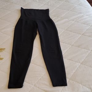 Bao Bei sculpt and recovery postpartum leggings